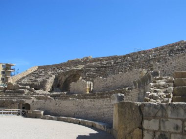 İspanya 'daki Terragona manzarası. Şehrin asıl ilgi odağı eski bir amfitiyatrodur..