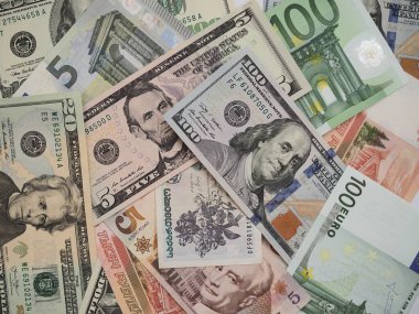 Dünyanın dört bir yanındaki ülkelerden gelen para birimleri. finansal kriz 2020