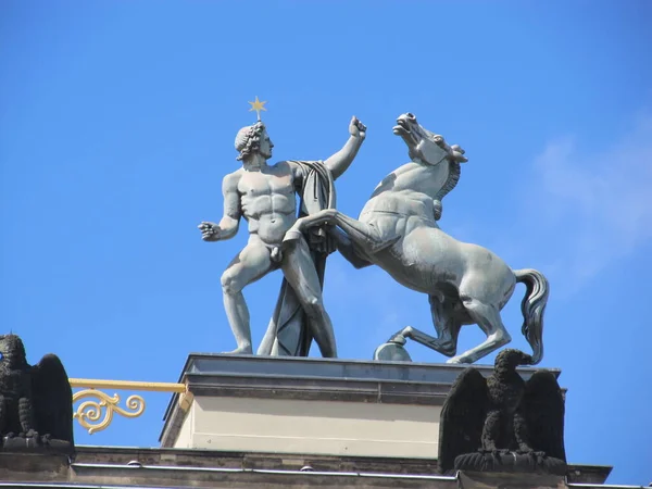 Estatua Caballo Puerta Del Museo Altes Museo Antiguo Berlín Atardecer — Foto de Stock