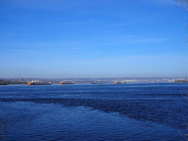 Navi Carico Trovano Nella Rada Sul Fiume Volga Vicino Saratov — Foto Stock