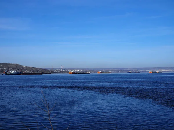 Navios Carga Estão Estrada Rio Volga Perto Saratov — Fotografia de Stock