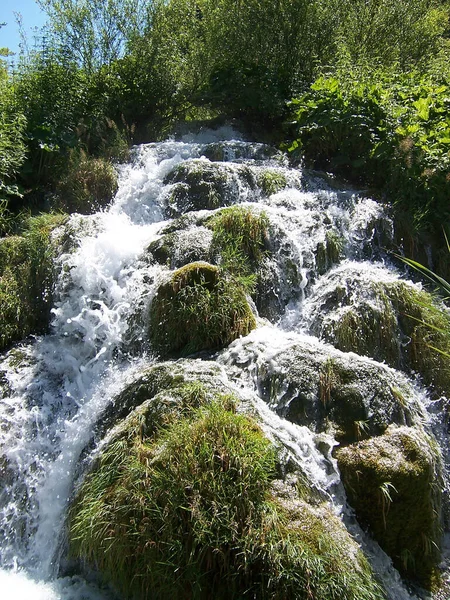 Καταρράκτη Μικρές Καταρράκτες Νερού Στο Εθνικό Πάρκο Plitvice Στην Κροατία — Φωτογραφία Αρχείου