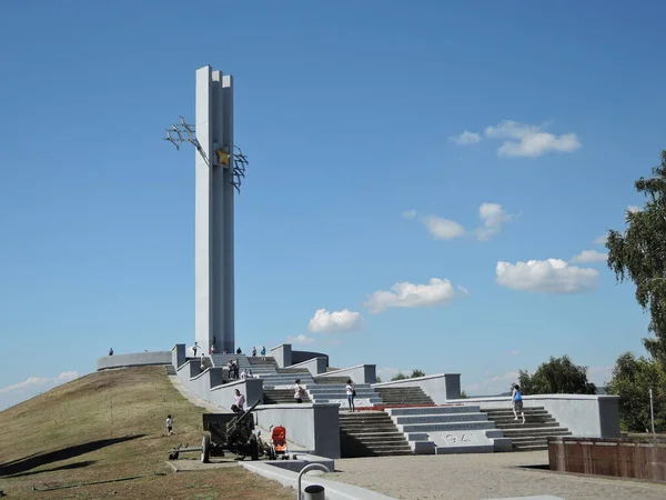 Pomnik Żurawi Parku Zwycięstwa — Zdjęcie stockowe
