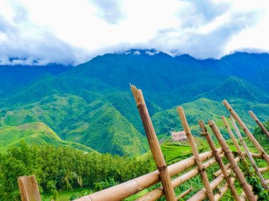Vietnam 'ın kuzey dağlarında Sapa (Chapa) yakınlarındaki Catcat Hmong köyü, Lao Cai, Vietnam