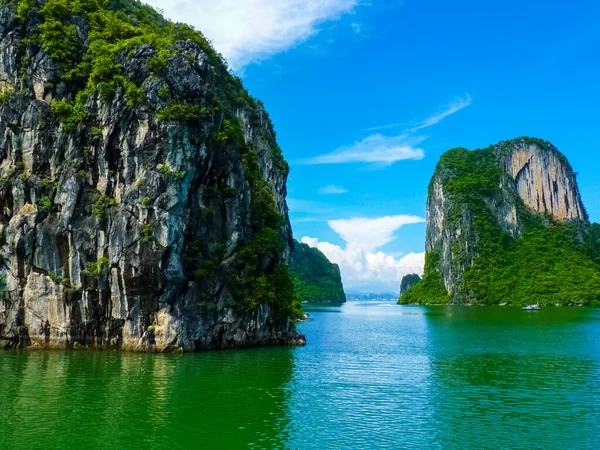 View Famous World Heritage Halong Bay Vietnam — стоковое фото