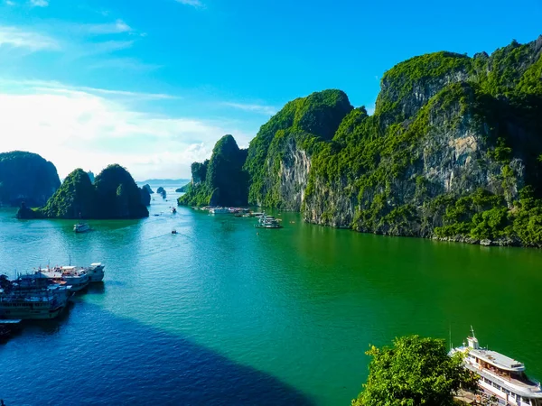 Προβολή Της Διάσημης Παγκόσμιας Κληρονομιάς Halong Bay Στο Βιετνάμ — Φωτογραφία Αρχείου