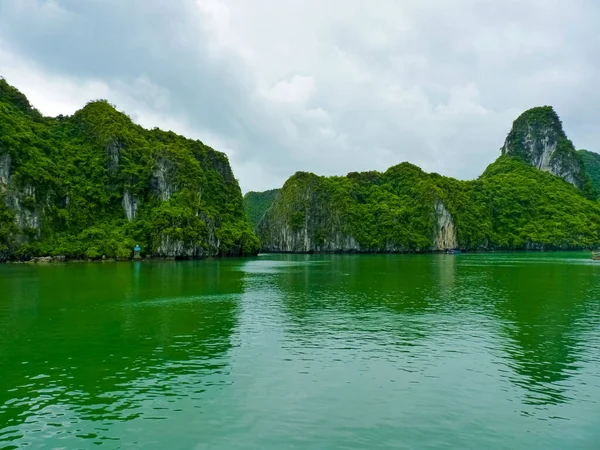 View Famous World Heritage Halong Bay Vietnam — стоковое фото