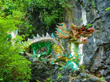 Ninh Binh, Vietnam 'da Mua Pagoda' yı asın.