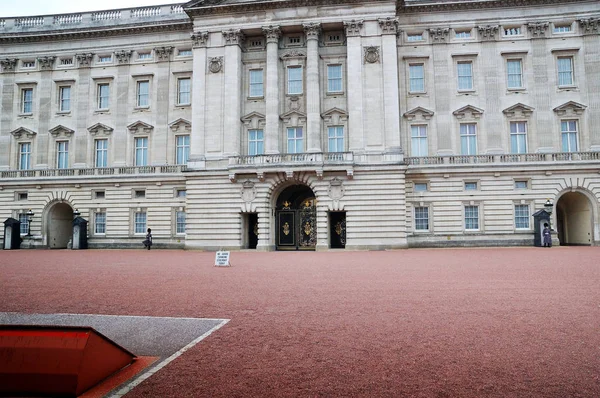Londra, İngiltere - 06 Kasım 2011: Buckingham Sarayı