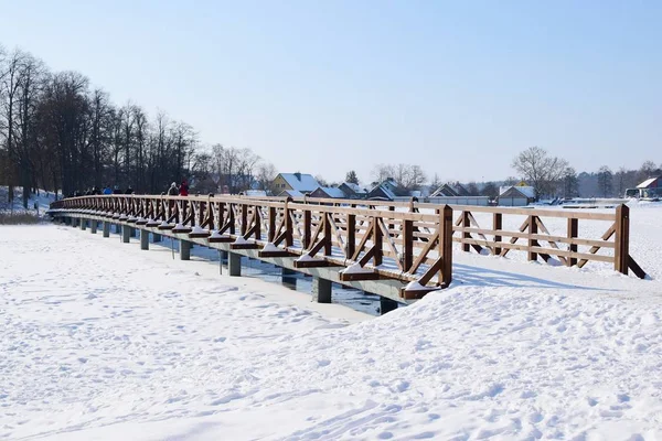 Kalenin göl trakai aracılığıyla köprü