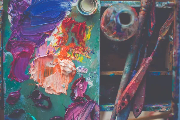 boya ve Boya fırçaları karıştırma