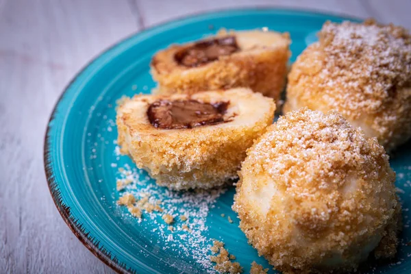 Albóndigas Pan Rellenas Chocolate Nueces Fotos De Stock Sin Royalties Gratis