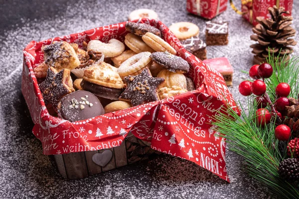 Galletas Caseras Tradicionales Navidad Lata Decorada Polvo Con Azúcar Glaseado Imagen De Stock