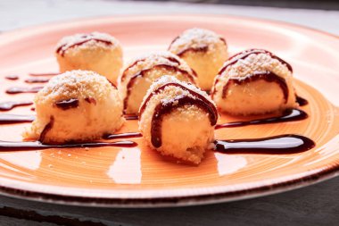 Topfennockerl (süzme peynirli börek