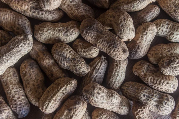 Soyulmuş, kavrulmuş ve soyulmuş fıstık, çeşitli sunumlar.