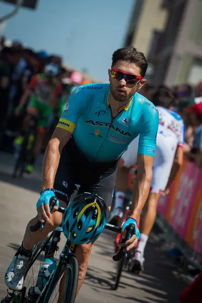 Pordenone Itália Maio 2017 Ciclista Profissional Equipe Astana Pro Transferindo — Fotografia de Stock