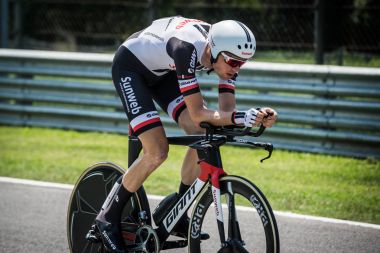 Monza, İtalya 28 Mayıs 2017: Profesyonel bisikletçi, Sunweb takım, son zaman deneme aşamasında İtalya 2017 tur, Formula 1 devre Monza ve varış Milano'da bir tur ile sırasında.