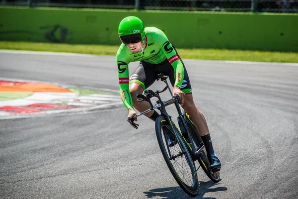 Monza, İtalya 28 Mayıs 2017: Profesyonel bisikletçi, Cannondale takım, son zaman deneme aşamasında İtalya 2017 tur, Formula 1 devre Monza ve varış Milano'da bir tur ile sırasında.