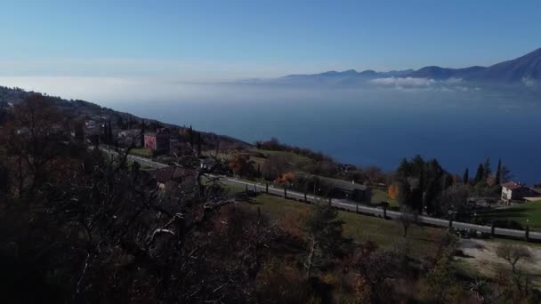 Aerial Panoramic View Lake Garda Autumn Partly Covered Fog Sunny — ストック動画