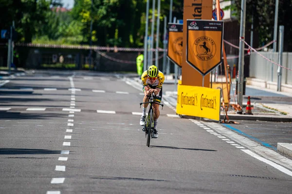 Verona Itálie Června 2019 Profesionální Cyklista Průzkumu Trase Závěrečné Etapy — Stock fotografie