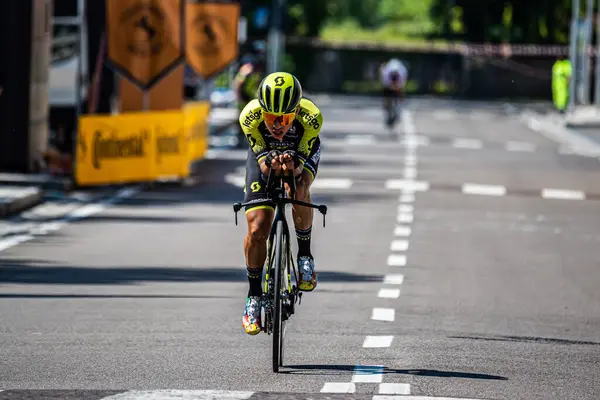 Verona Italia Junio 2019 Ciclista Profesional Reconocimiento Ruta Etapa Final —  Fotos de Stock