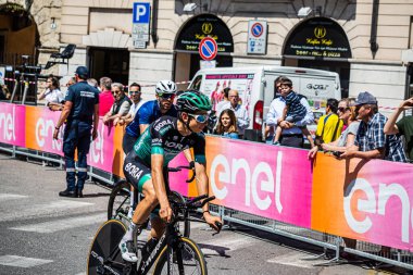 Verona, İtalya 2 Haziran 2019: Davide Formolo, BORA - Hansgrohe Team, Giro D 'Italia 2019' un son zaman denemesi rotası üzerinde keşif yapıyor..