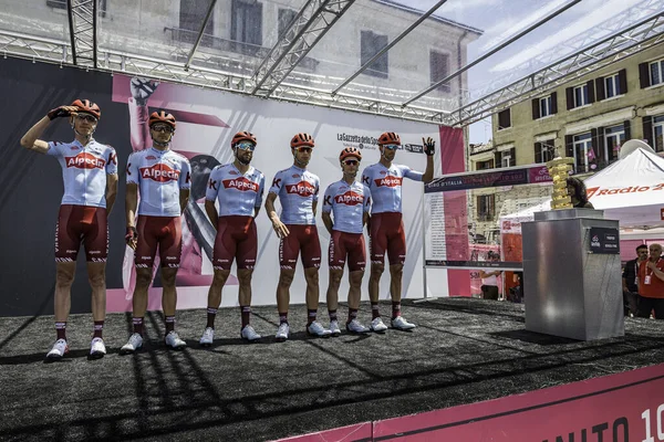 Тревизо Италия Мая 2019 Года Полная Команда Alpecin Подиуме Подписи — стоковое фото