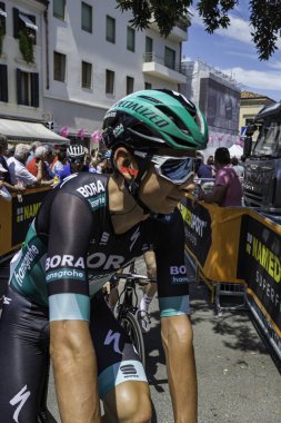 Treviso, İtalya 31 Mayıs 2019: Davide Formolo Giro D 'Italia 2019' un 19. etabının başlamasını bekliyor.