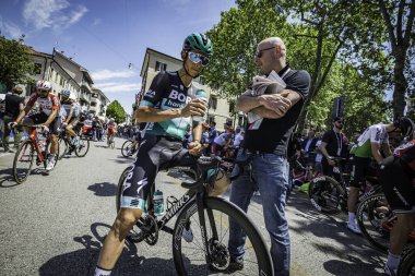 Treviso, İtalya 31 Mayıs 2019: Davide Formolo Giro D 'Italia 2019' un 19. etabının başlamasını bekliyor.