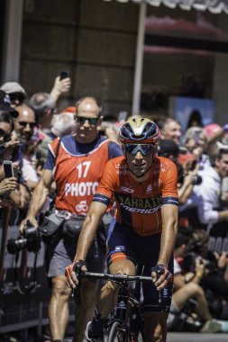 Treviso, İtalya 31 Mayıs 2019: Giro D 'Italia 2019' un 19. safhasının başlamasından hemen önce profesyonel bisikletçi.