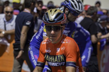 Treviso, İtalya 31 Mayıs 2019: Giro D 'Italia 2019' un 19. safhasının başlamasından hemen önce profesyonel bisikletçi.