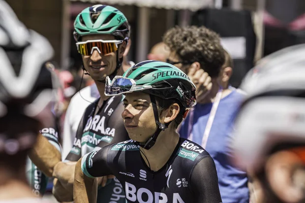 Treviso, İtalya 31 Mayıs 2019: Davide Formolo Giro D 'Italia 2019' un 19. etabının başlamasını bekliyor.