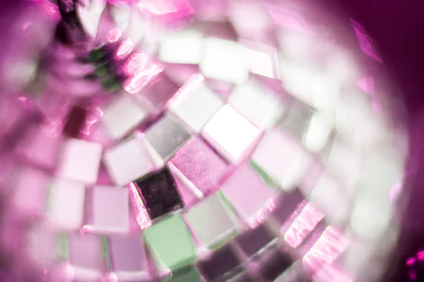 Pink mirror disco ball. Close-up. selective focus — Stock Photo, Image