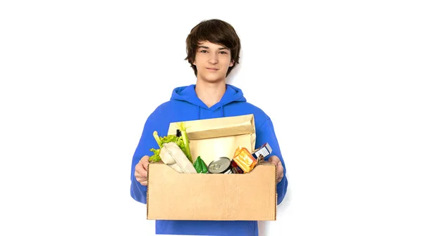 Centrega Alimentos Homem Dentro Tem Uma Caixa Isolar Espaço Cópia — Fotografia de Stock