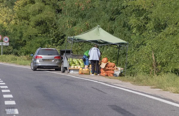 Karpuz, kavun ve soğan spontan bir pazarda