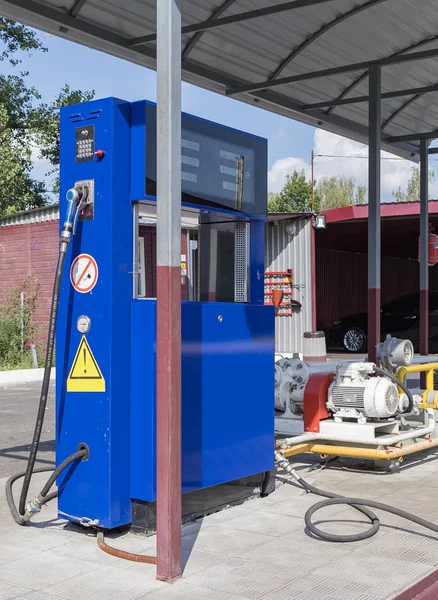 Gaz de station-service pour voitures fonctionnant au propane butane propane, inflammable — Photo