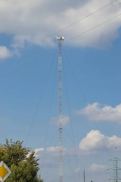 Repetidor de celular, mastro para radiodifusão de comunicação sem fio e da Internet — Fotografia de Stock