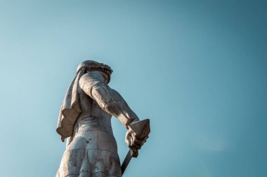 Kartlis Deda (Gürcistan 'ın Annesi) Sololaki Phil' in tepesindeki anıt