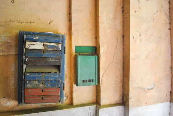 Старые красочные почтовые ящики Одессы — стоковое фото