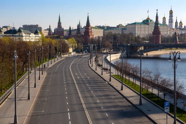 Rusia Moscú Mayo 2020 Calles Vacías Caminos Ciudad Cuarentena Moscú — Foto de Stock