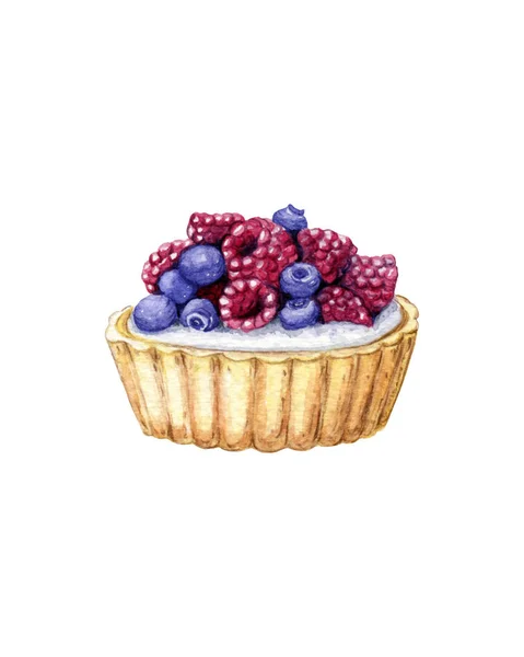 Torta di frutti di bosco di pasta frolla e soufflé di panna montata decorata con lamponi e mirtilli isolati su fondo bianco — Foto Stock