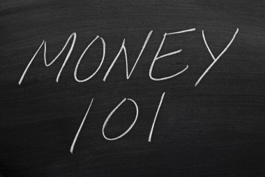 Bir kara tahta üzerinde para 101