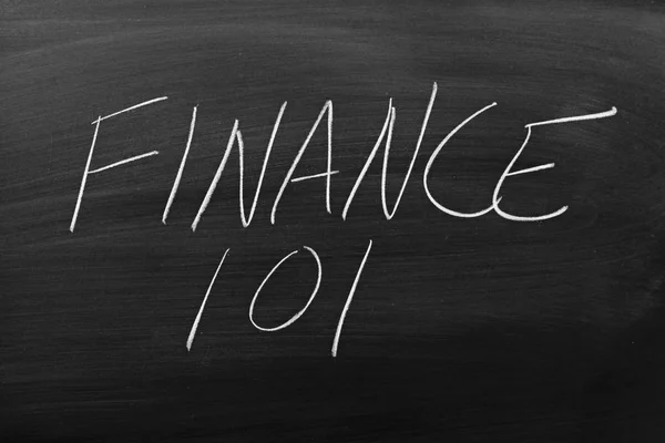Finans 101 bir kara tahta üzerinde