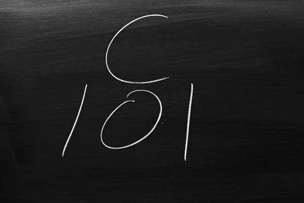 C 101 bir kara tahta üzerinde — Stok fotoğraf