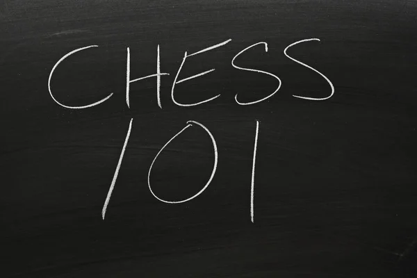 Xadrez 101 em um quadro negro — Fotografia de Stock
