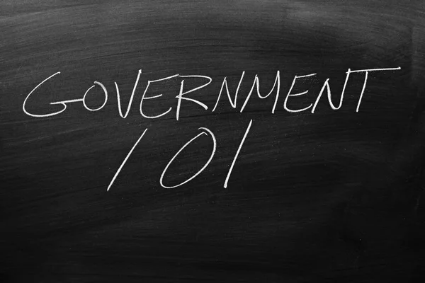Gouvernement 101 sur un tableau noir — Photo
