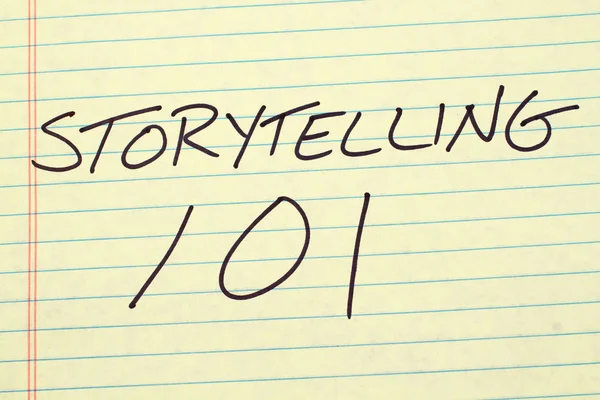 Contar histórias 101 em uma almofada legal amarela — Fotografia de Stock