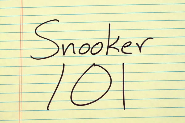 Snooker 101 en una almohadilla legal amarilla — Foto de Stock