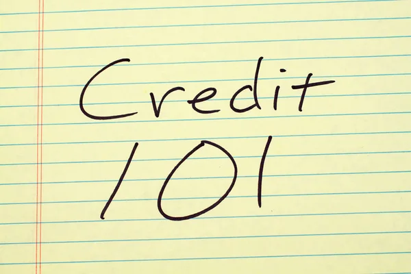 Kredit 101 på en gul anteckningsblock — Stockfoto