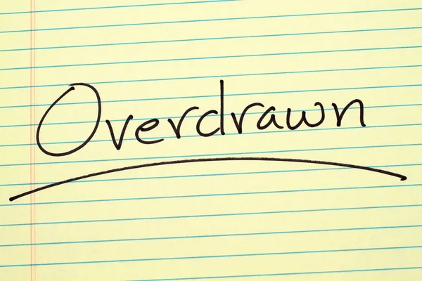 Üzerinde sarı bloknot abartılı